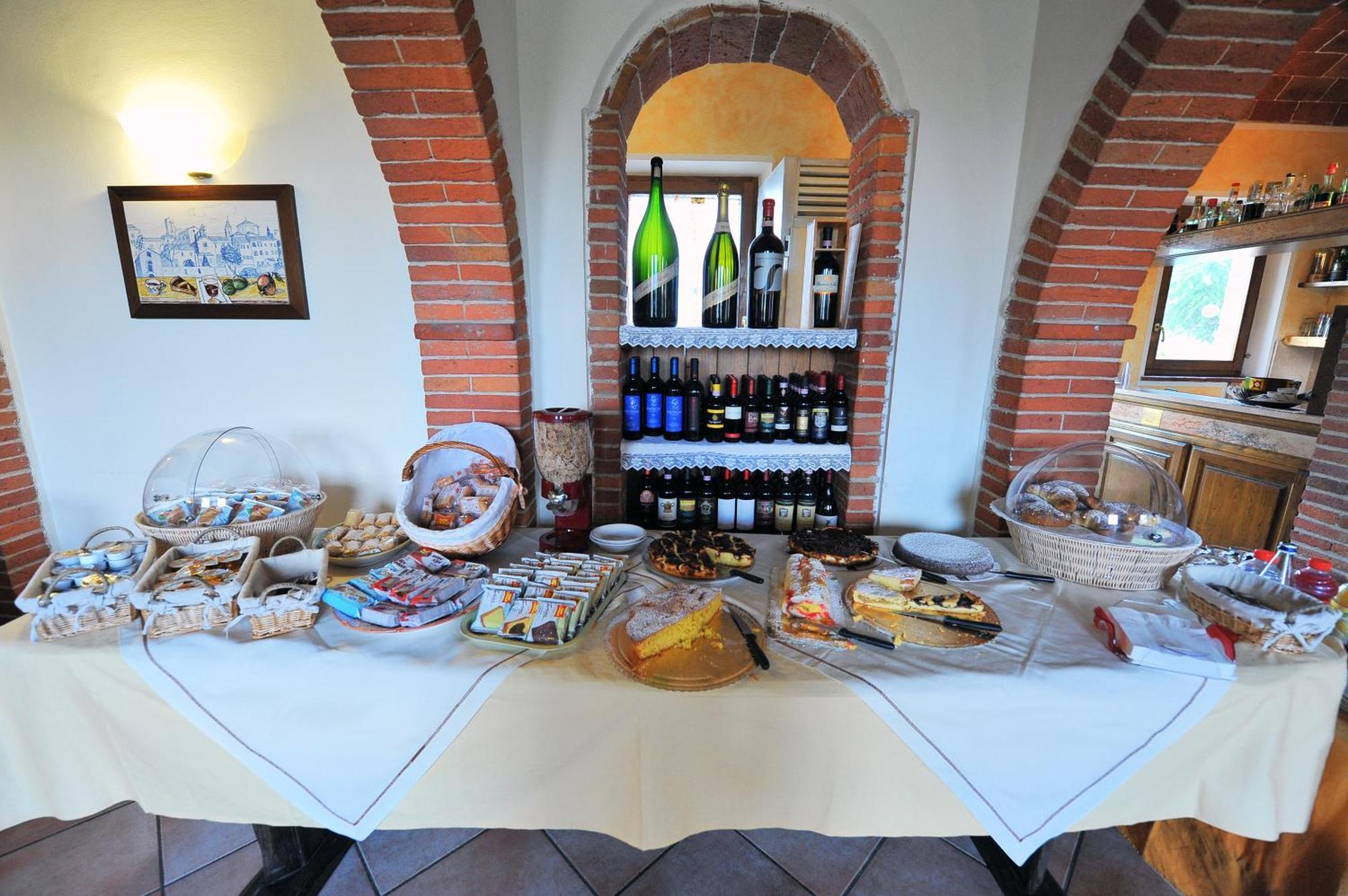 Albergo La Foresteria Bettolle Exterior photo