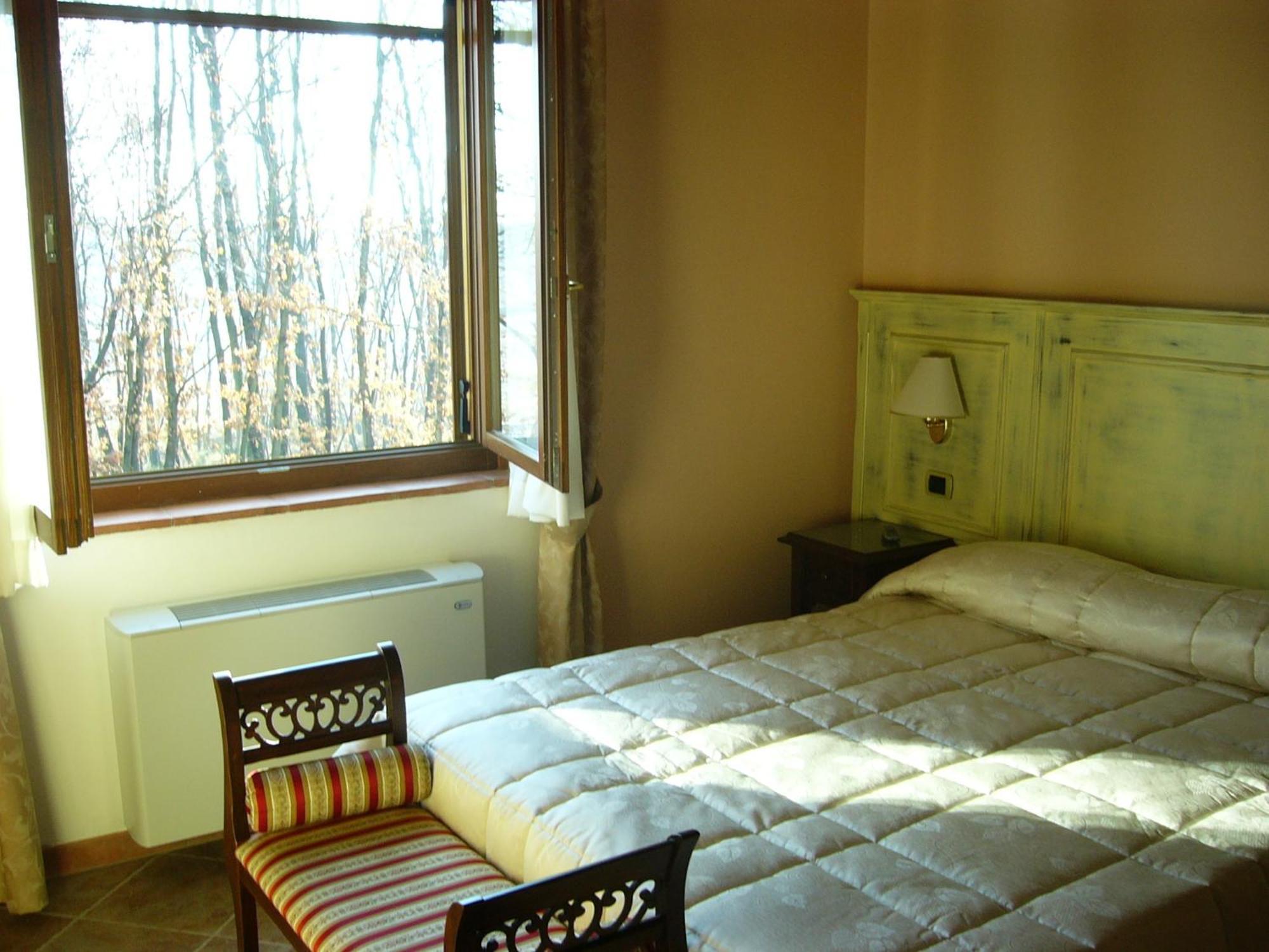 Albergo La Foresteria Bettolle Exterior photo