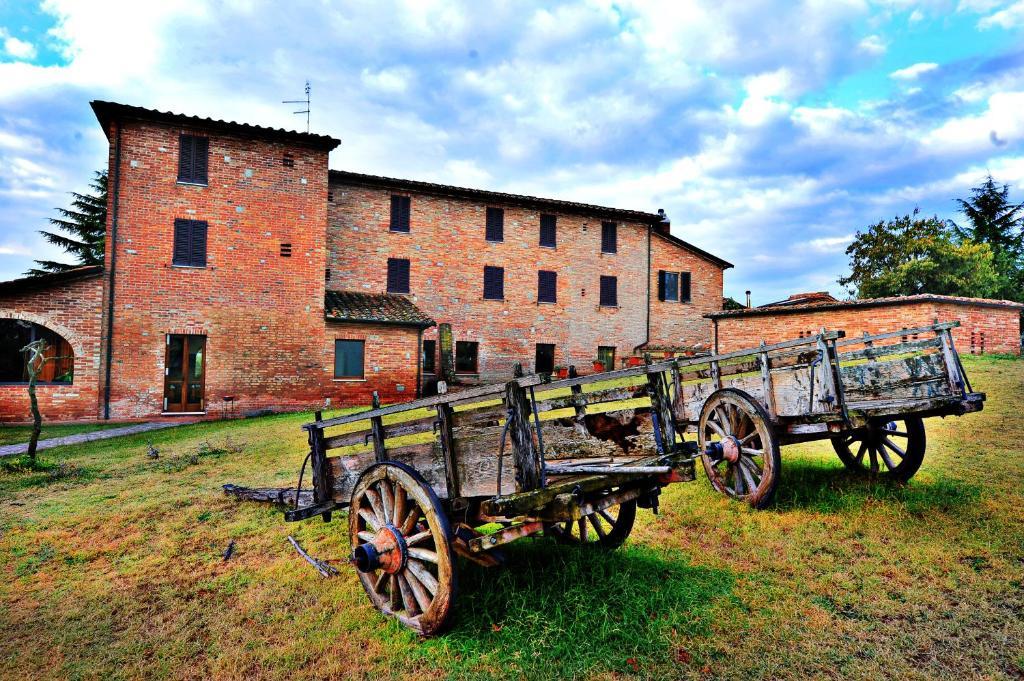 Albergo La Foresteria Bettolle Exterior photo