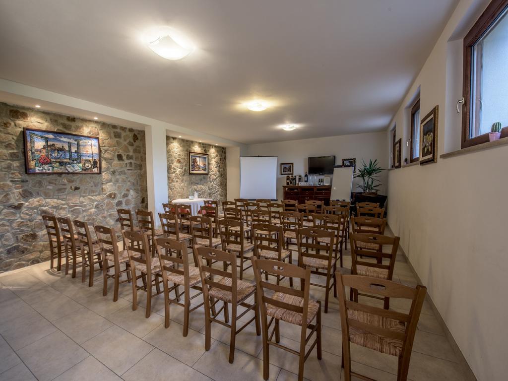 Albergo La Foresteria Bettolle Exterior photo